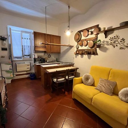 Alloggio Ad Uso Turistico Piave 47 Lägenhet Gradoli Exteriör bild
