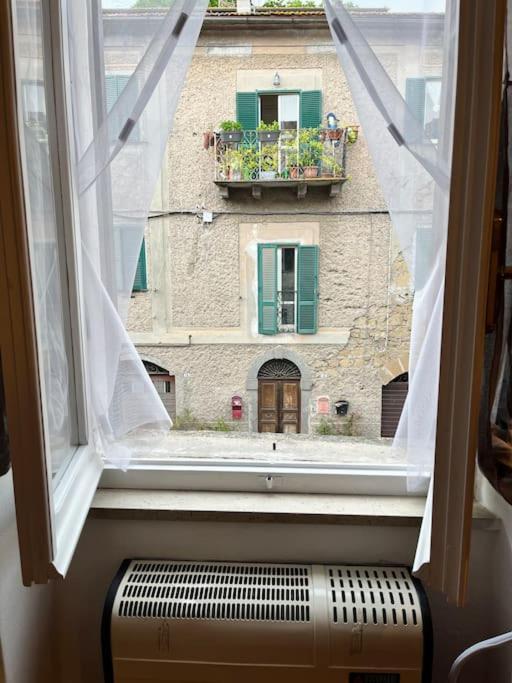 Alloggio Ad Uso Turistico Piave 47 Lägenhet Gradoli Exteriör bild