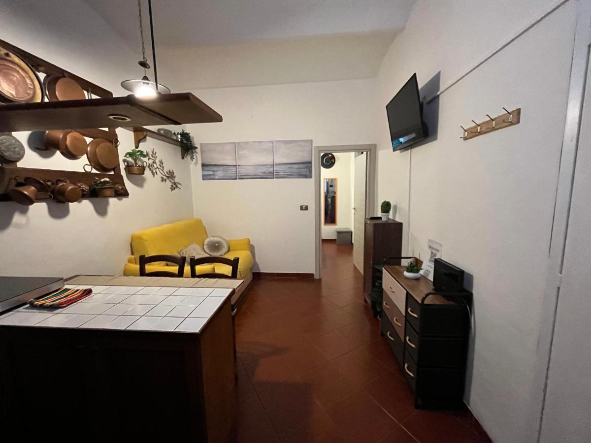 Alloggio Ad Uso Turistico Piave 47 Lägenhet Gradoli Exteriör bild