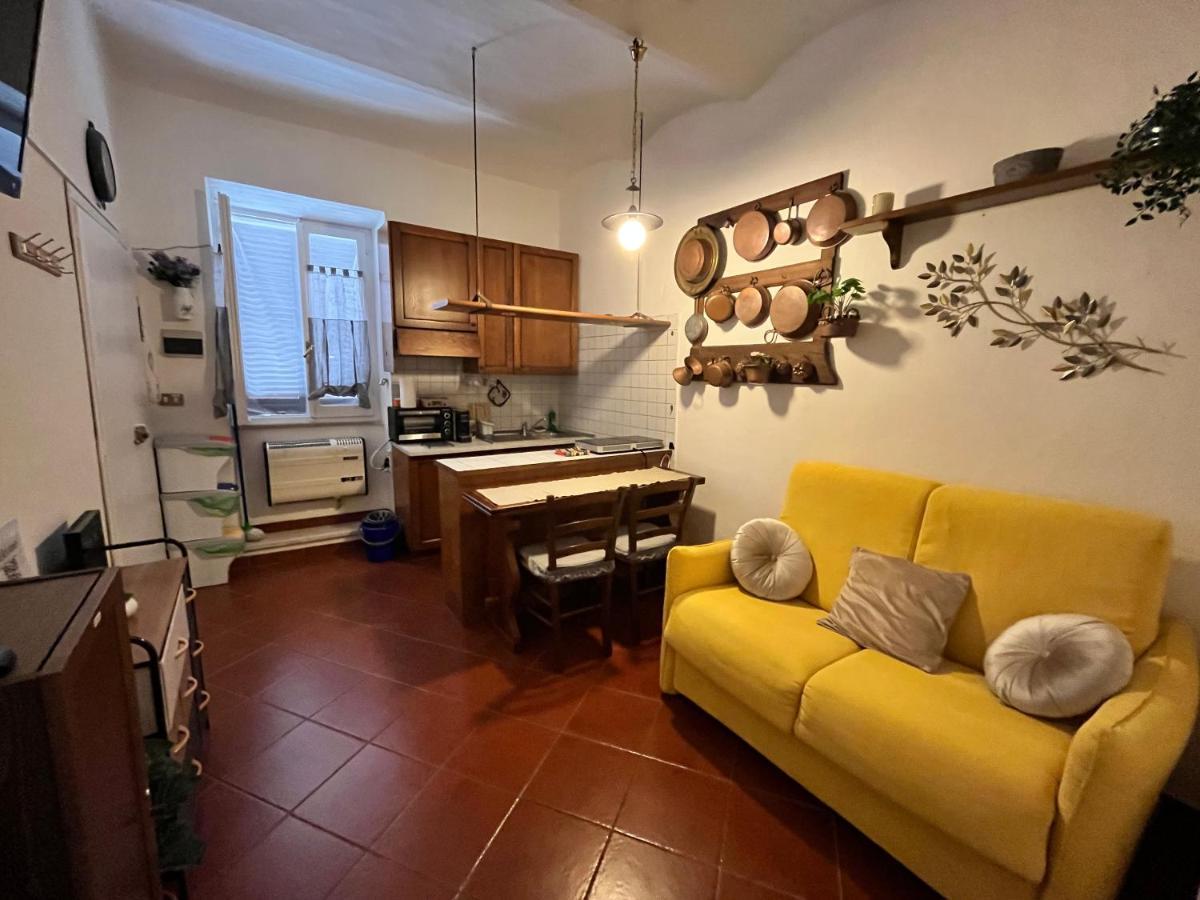 Alloggio Ad Uso Turistico Piave 47 Lägenhet Gradoli Exteriör bild